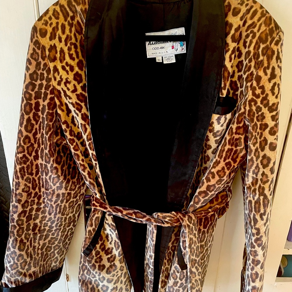 Vintage leopard print Aardvark smoking jacket.